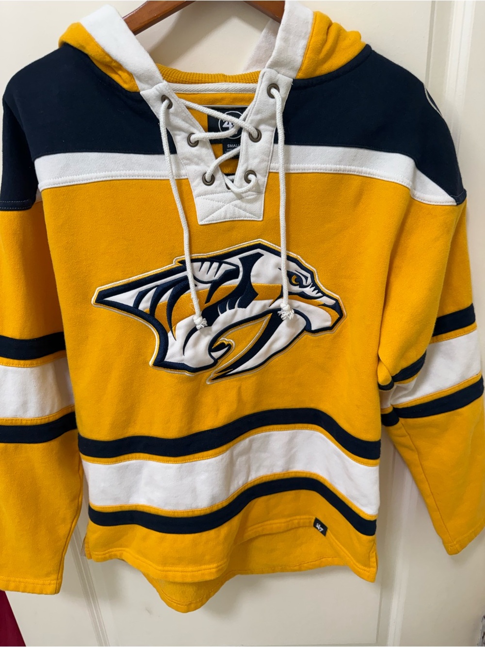 47 Brand Men's Yellow Navy and White Hockey Pullover Hoodie